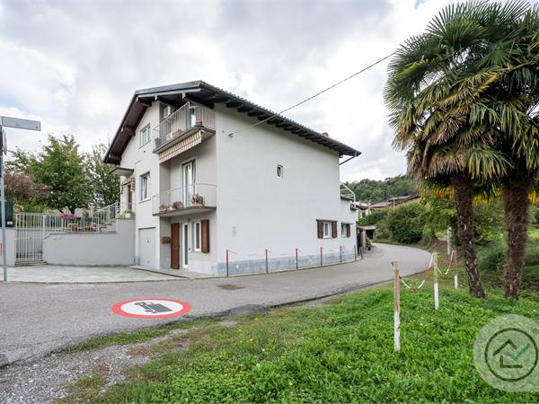 Una casa plurifamigliare a Erbamolle