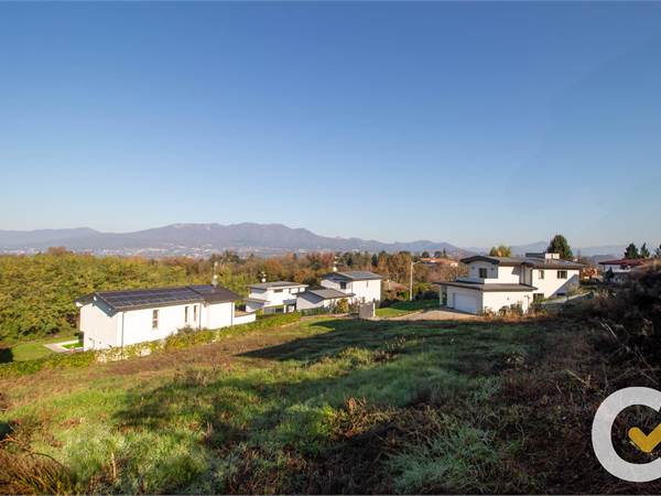 Rogorella, terreno in posizione panoramica