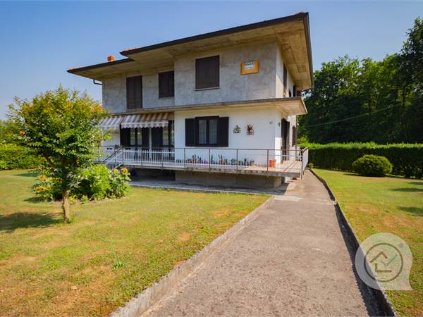 Farmhouse for sale in Cazzago Brabbia