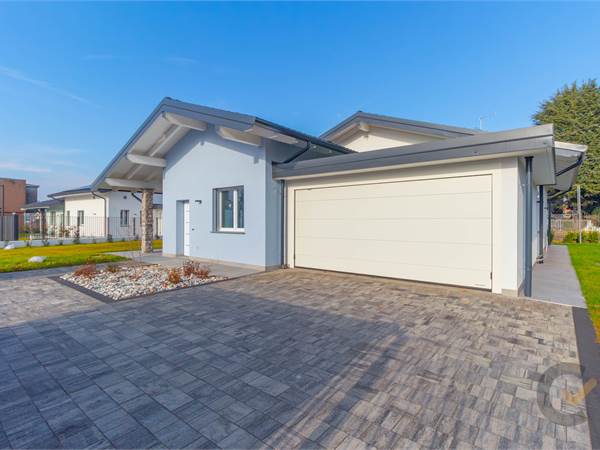 Villa for sale in Cassano Magnago